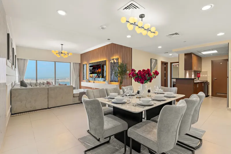Grand Oasis in Gate Tower w/ Pool & Gym