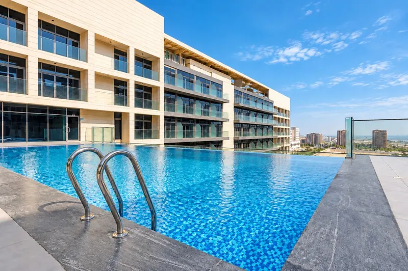 Tranquil Apt in Saadiyat: Pool & Gym