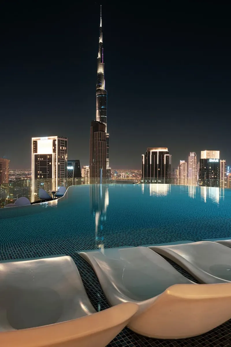 Gorgeous Dubai Infinity Pool - Burj Khalifa Views