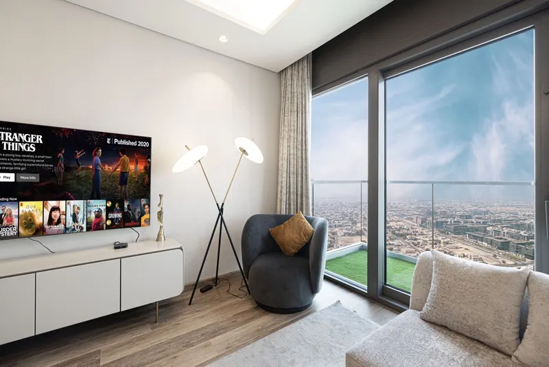 Luxe High-End Apt: Infinity Pool w/ Burj View