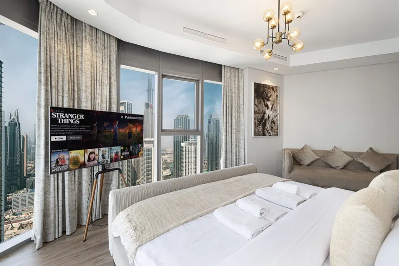 Luxe High-End Apt: Infinity Pool w/ Burj View