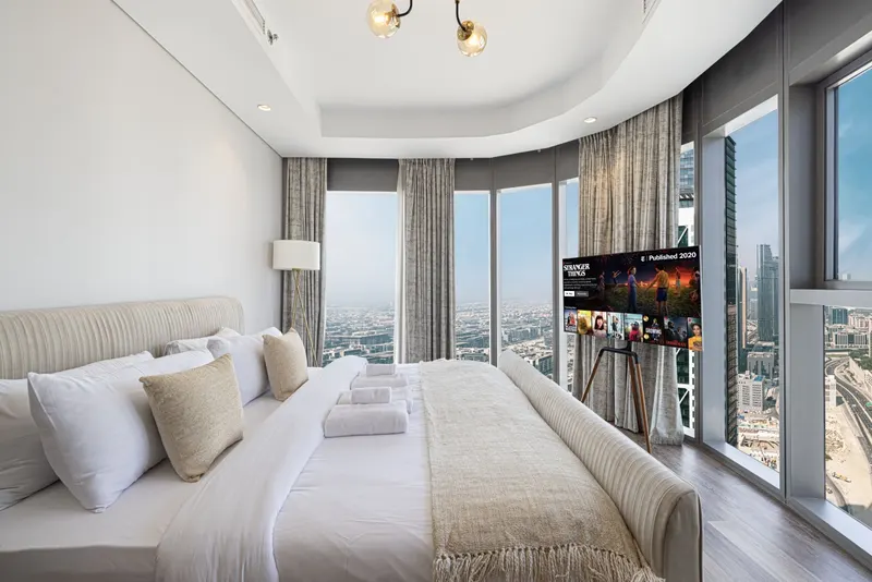Luxe High-End Apt: Infinity Pool w/ Burj View