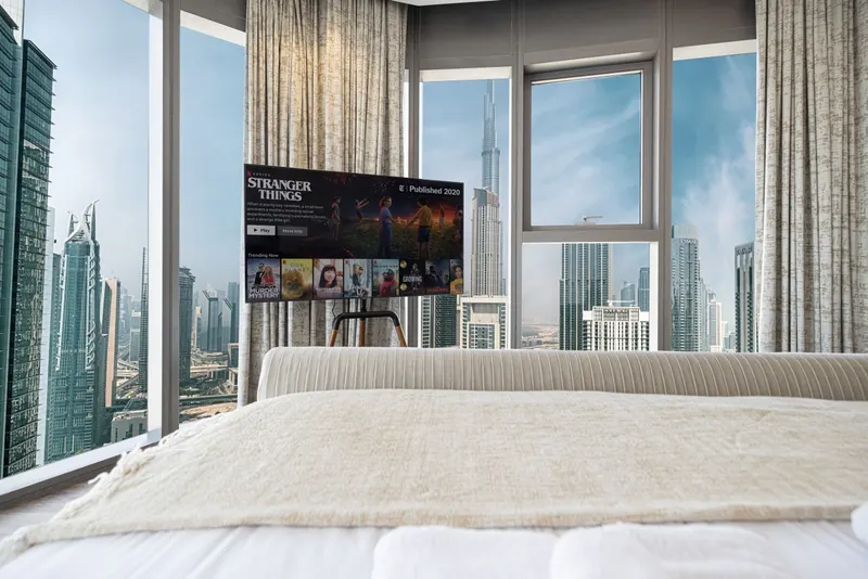Luxe High-End Apt: Infinity Pool w/ Burj View