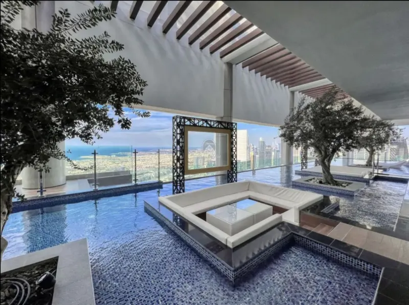 Majestic Infinity Pool - Burj Khalifa Views