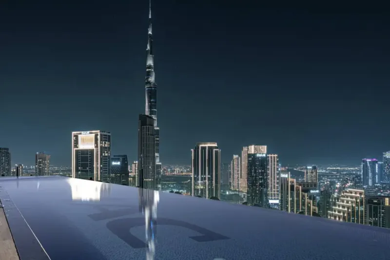 Inviting Infinity Pool - Iconic Burj Khalifa Views