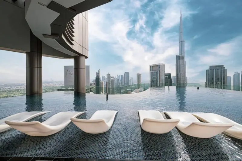 Inviting Infinity Pool - Iconic Burj Khalifa Views