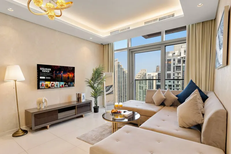 Sought-After Location: Infinity Pool w/ Burj View