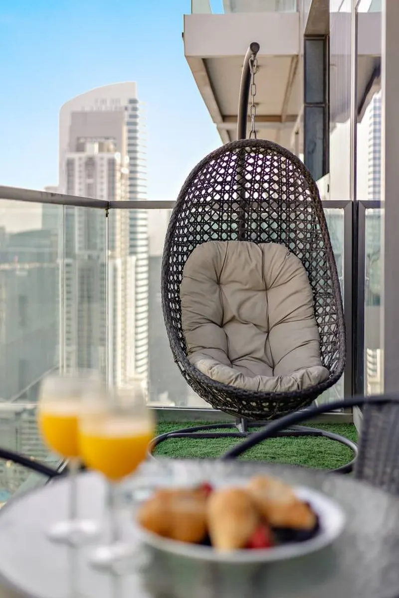 Sought-After Location: Infinity Pool w/ Burj View